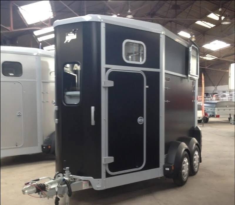 VAN 2 PLACES HB506 CONFORT PONT-PORTES IFOR WILLIAMS 2600KG